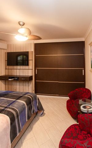 Casa à venda com 326m², 2 quartos e 6 vagas Casa à venda com 326m², 2 quartos e 6 vagasSuíte 2