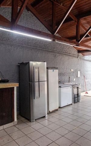 Casa à venda com 326m², 2 quartos e 6 vagas Casa à venda com 326m², 2 quartos e 6 vagasGaragem