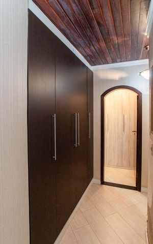 Casa à venda com 326m², 2 quartos e 6 vagas Casa à venda com 326m², 2 quartos e 6 vagasCorredor