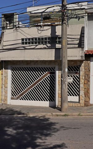 Casa para alugar com 205m², 3 quartos e 3 vagasFachada