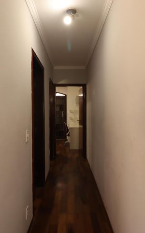 Casa para alugar com 205m², 3 quartos e 3 vagasCorredor do segundo piso