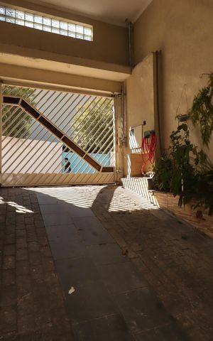 Casa para alugar com 205m², 3 quartos e 3 vagasEntrada da Garagem