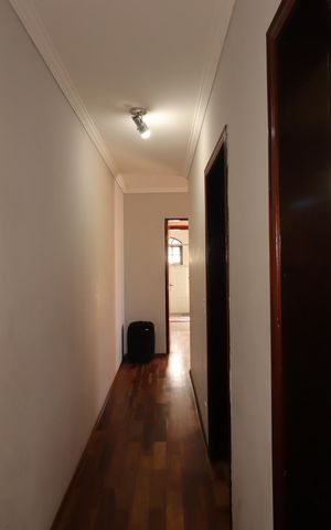 Casa para alugar com 205m², 3 quartos e 3 vagasCorredor do segundo piso