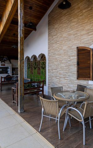 Casa à venda com 326m², 3 quartos e 6 vagas Casa à venda com 326m², 3 quartos e 6 vagasQuintal Gourmet