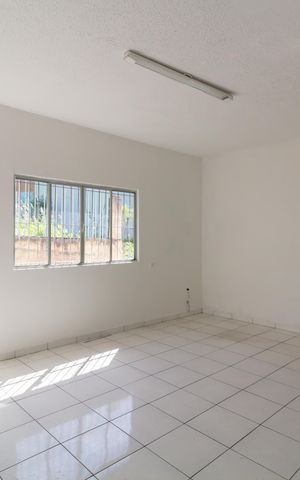 Casa para alugar com 311m², 1 quarto e sem vaga Casa para alugar com 311m², 1 quarto e sem vagaSala