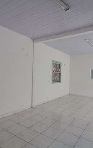 Casa para alugar com 311m², 1 quarto e sem vaga Casa para alugar com 311m², 1 quarto e sem vagaSala