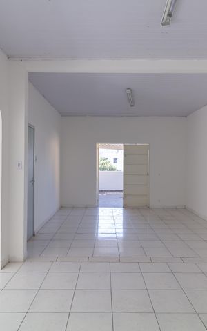 Casa para alugar com 311m², 1 quarto e sem vaga Casa para alugar com 311m², 1 quarto e sem vagaSala
