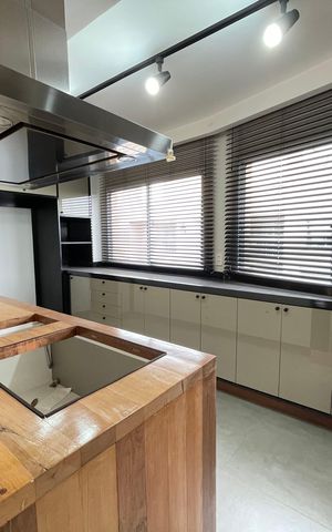 Apartamento à venda com 200m², 2 quartos e 3 vagas Apartamento à venda com 200m², 2 quartos e 3 vagasEspaço Gourmet - cobertura