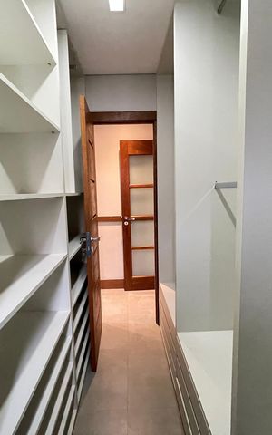 Apartamento à venda com 200m², 2 quartos e 3 vagas Apartamento à venda com 200m², 2 quartos e 3 vagasCloset da suíte