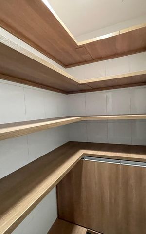 Apartamento à venda com 200m², 2 quartos e 3 vagas Apartamento à venda com 200m², 2 quartos e 3 vagasDespensa