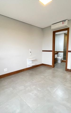 Apartamento à venda com 200m², 2 quartos e 3 vagas Apartamento à venda com 200m², 2 quartos e 3 vagasSuíte 1