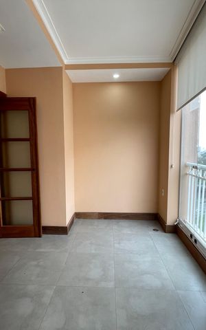 Apartamento à venda com 200m², 2 quartos e 3 vagas Apartamento à venda com 200m², 2 quartos e 3 vagasVaranda