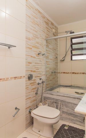 Casa à venda com 250m², 4 quartos e 4 vagasBanheiro do Quarto 4