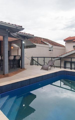 Casa à venda com 250m², 4 quartos e 4 vagasPiscina