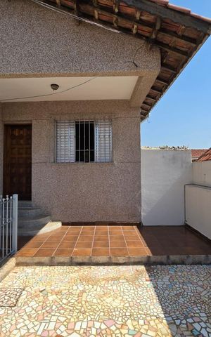 Casa à venda com 226m², 8 quartos e 2 vagas Casa à venda com 226m², 8 quartos e 2 vagasVaranda 02