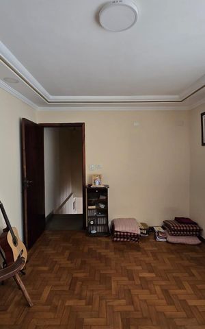 Casa à venda com 226m², 8 quartos e 2 vagas Casa à venda com 226m², 8 quartos e 2 vagasQuarto 04