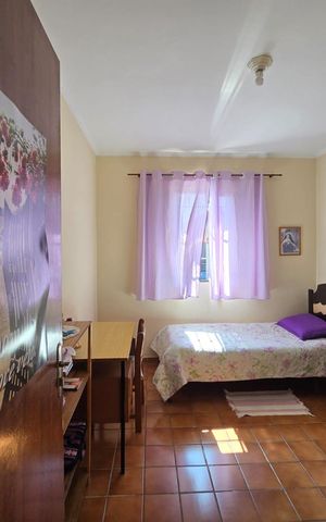 Casa à venda com 226m², 8 quartos e 2 vagas Casa à venda com 226m², 8 quartos e 2 vagasQuarto 08