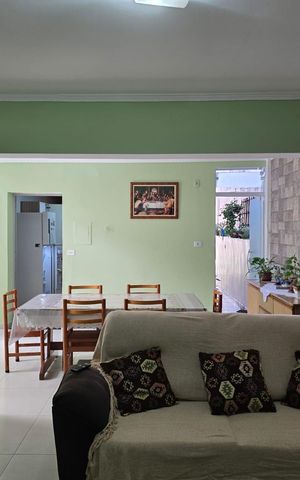 Casa à venda com 226m², 8 quartos e 2 vagas Casa à venda com 226m², 8 quartos e 2 vagasArea Gourmet