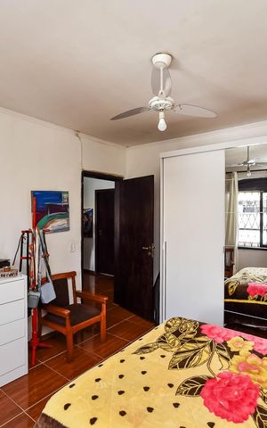 Casa à venda com 240m², 3 quartos e 2 vagas Casa à venda com 240m², 3 quartos e 2 vagasQuarto