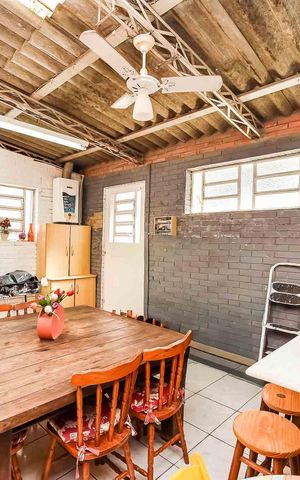 Casa à venda com 240m², 3 quartos e 2 vagas Casa à venda com 240m², 3 quartos e 2 vagasÁrea de Serviço/Churrasqueira