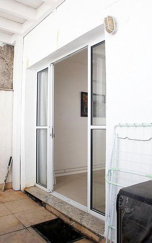 Apartamento à venda com 240m², 2 quartos e 1 vagaÁrea de Serviço