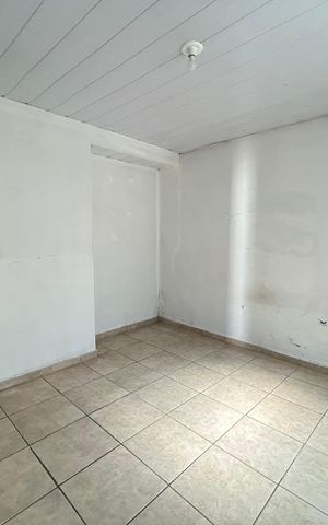 Casa à venda com 360m², 6 quartos e 2 vagas Casa à venda com 360m², 6 quartos e 2 vagasQuarto