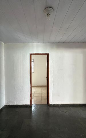 Casa à venda com 360m², 6 quartos e 2 vagas Casa à venda com 360m², 6 quartos e 2 vagasSala