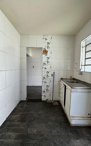 Casa à venda com 360m², 6 quartos e 2 vagas Casa à venda com 360m², 6 quartos e 2 vagasCozinha