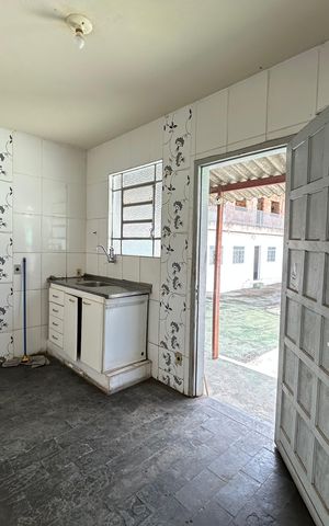 Casa à venda com 360m², 6 quartos e 2 vagas Casa à venda com 360m², 6 quartos e 2 vagasCozinha
