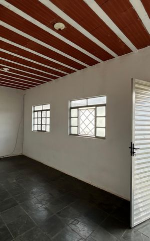 Casa à venda com 360m², 6 quartos e 2 vagas Casa à venda com 360m², 6 quartos e 2 vagasÁrea comum