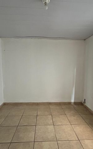 Casa à venda com 360m², 6 quartos e 2 vagas Casa à venda com 360m², 6 quartos e 2 vagasQuarto