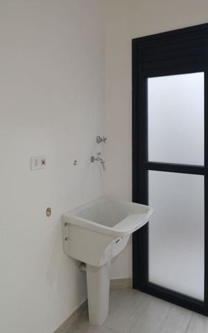 Apartamento à venda com 41m², 2 quartos e sem vaga Apartamento à venda com 41m², 2 quartos e sem vagaCozinha e Área de Serviço