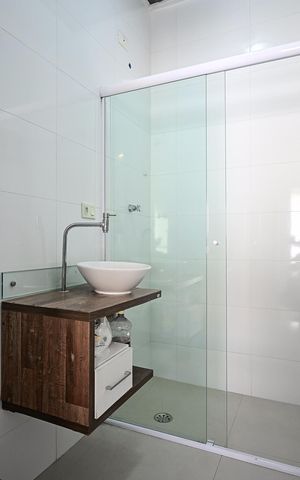 Casa de condomínio à venda com 89m², 2 quartos e 2 vagasBanheiro Suíte 