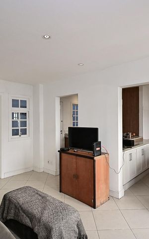 Casa de condomínio à venda com 89m², 2 quartos e 2 vagasSala
