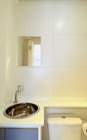 Apartamento à venda com 236m², 3 quartos e 3 vagas Apartamento à venda com 236m², 3 quartos e 3 vagasLavanderia