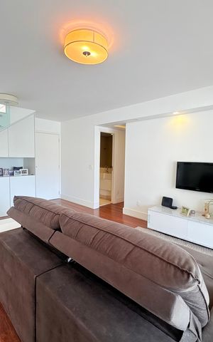 Apartamento à venda com 236m², 3 quartos e 3 vagas Apartamento à venda com 236m², 3 quartos e 3 vagasSala