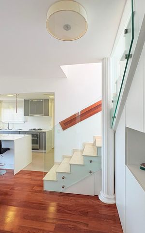 Apartamento à venda com 236m², 3 quartos e 3 vagas Apartamento à venda com 236m², 3 quartos e 3 vagasSala