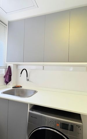 Apartamento à venda com 236m², 3 quartos e 3 vagas Apartamento à venda com 236m², 3 quartos e 3 vagasLavanderia