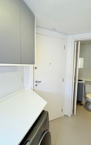 Apartamento à venda com 236m², 3 quartos e 3 vagas Apartamento à venda com 236m², 3 quartos e 3 vagasLavanderia