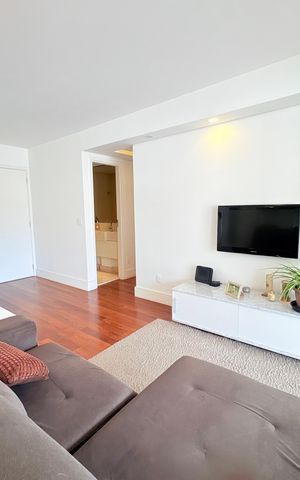Apartamento à venda com 236m², 3 quartos e 3 vagas Apartamento à venda com 236m², 3 quartos e 3 vagasSala