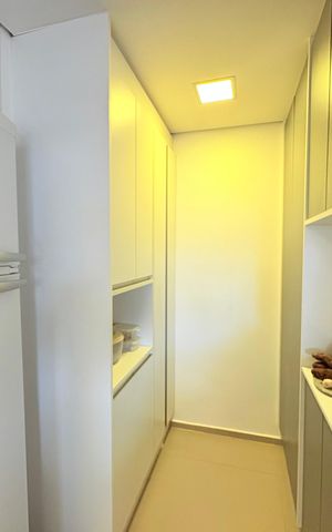 Apartamento à venda com 236m², 3 quartos e 3 vagas Apartamento à venda com 236m², 3 quartos e 3 vagasLavanderia