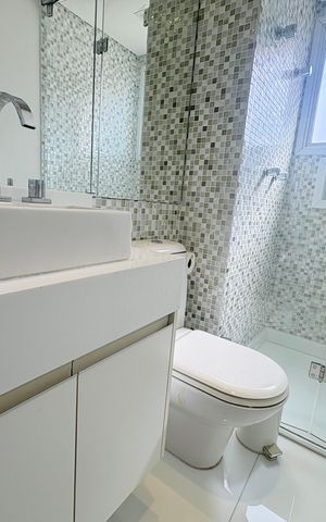 Apartamento à venda com 236m², 3 quartos e 3 vagas Apartamento à venda com 236m², 3 quartos e 3 vagasBanheiro 3