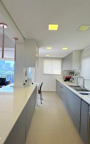 Apartamento à venda com 236m², 3 quartos e 3 vagas Apartamento à venda com 236m², 3 quartos e 3 vagasCozinha