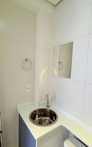 Apartamento à venda com 236m², 3 quartos e 3 vagas Apartamento à venda com 236m², 3 quartos e 3 vagasLavanderia