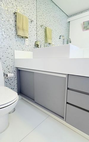 Apartamento à venda com 236m², 3 quartos e 3 vagas Apartamento à venda com 236m², 3 quartos e 3 vagasBanheiro 2