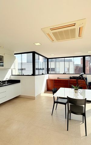Apartamento à venda com 236m², 3 quartos e 3 vagas Apartamento à venda com 236m², 3 quartos e 3 vagasCobertura