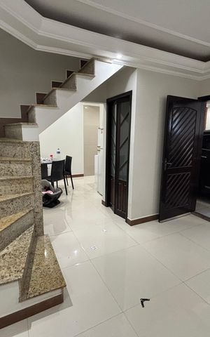 Casa à venda com 150m², 5 quartos e 1 vaga Casa à venda com 150m², 5 quartos e 1 vagaSala