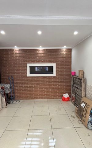 Casa à venda com 150m², 5 quartos e 1 vaga Casa à venda com 150m², 5 quartos e 1 vagaGaragem