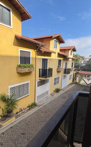 Casa à venda com 150m², 5 quartos e 1 vaga Casa à venda com 150m², 5 quartos e 1 vagaVaranda