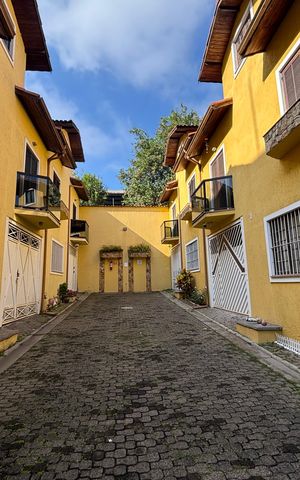 Casa à venda com 150m², 5 quartos e 1 vaga Casa à venda com 150m², 5 quartos e 1 vagaÁrea comum